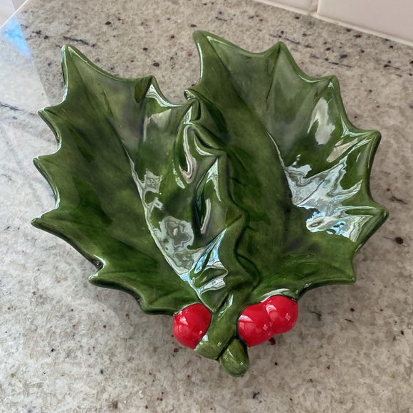 Vintage Christmas holly and berries ceramic dish - Picture 3 of 5